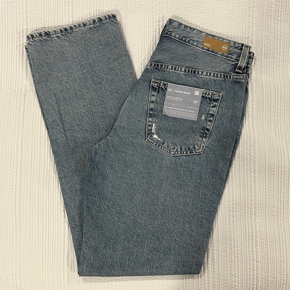 NWT - AG Alexxis Straight Leg High Rise Vintage Fit Jeans - Women’s Size 29
